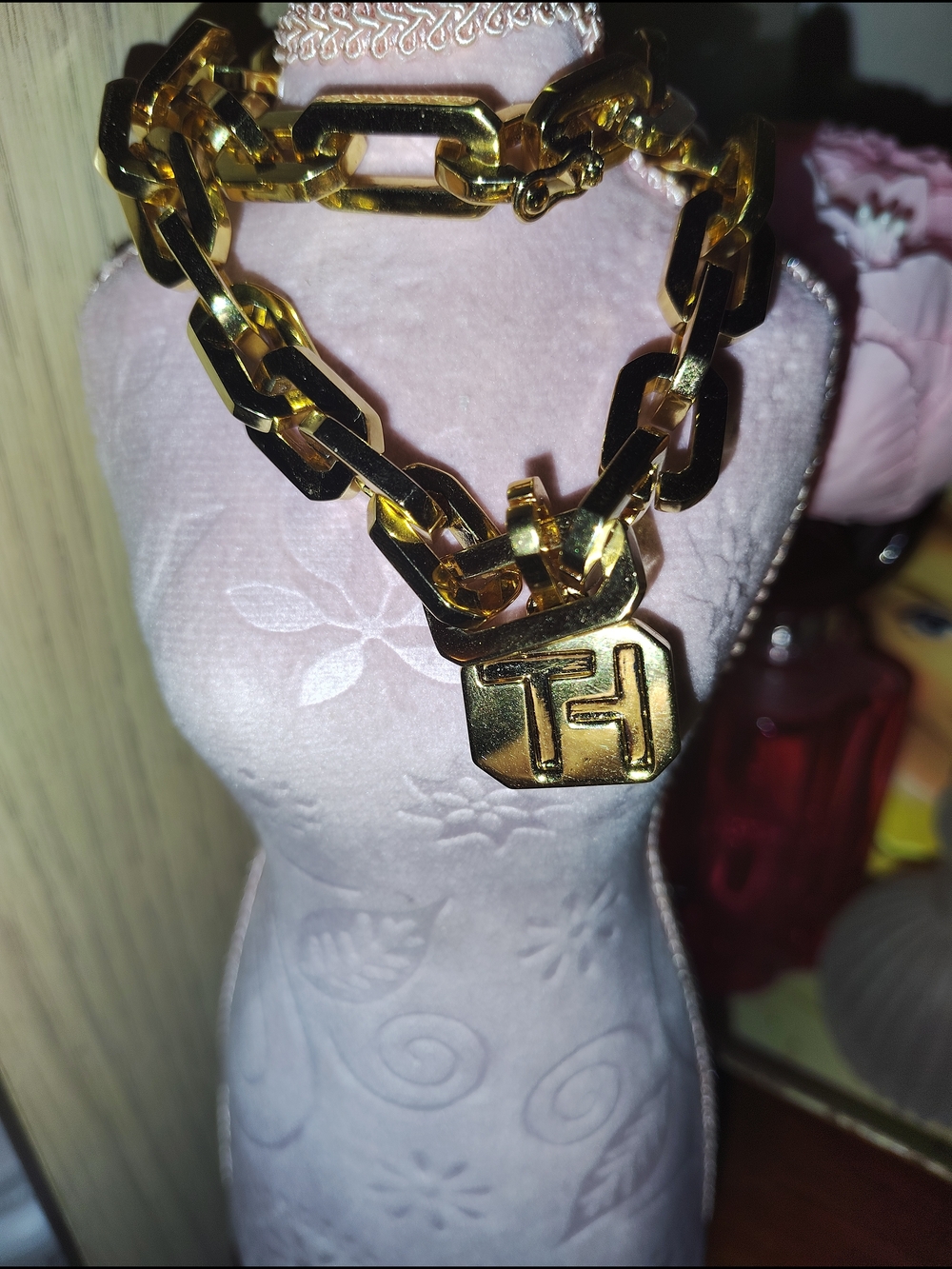 *Tommy Hilfiger Gold Plated Chunky Necklace